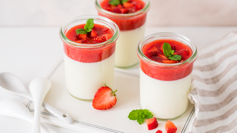 Panacotta mit Erdbeeren