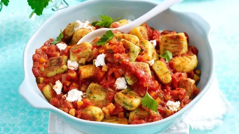 Kräuter-Gnocchi in schneller Tomatensoße